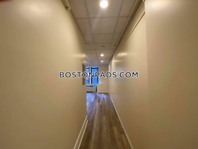 Boston - $2,600+ /mo