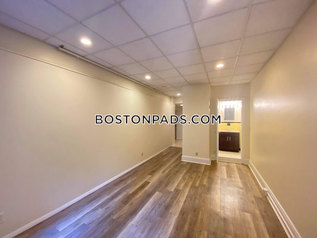 Boston - $2,600+ /mo