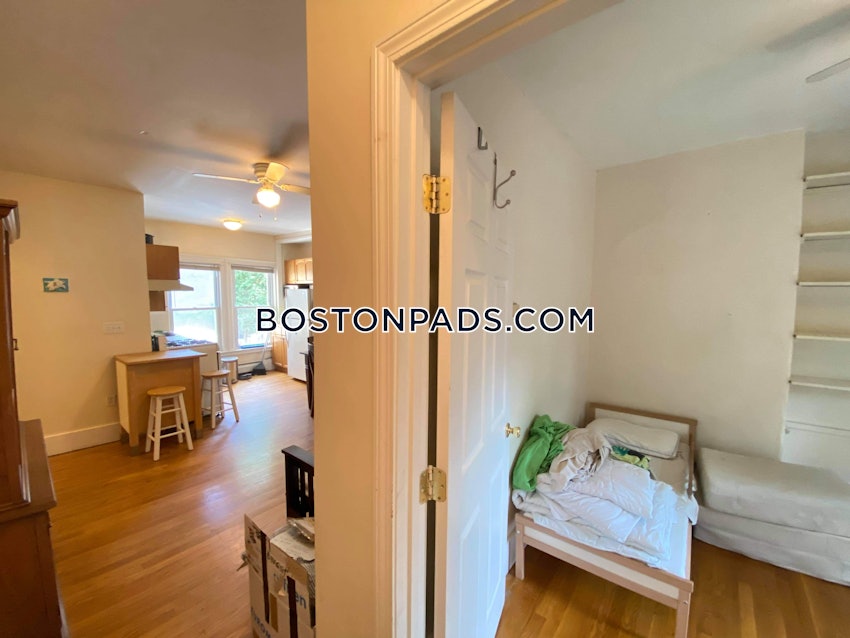 CAMBRIDGE - PORTER SQUARE - 2 Beds, 1 Bath - Image 6