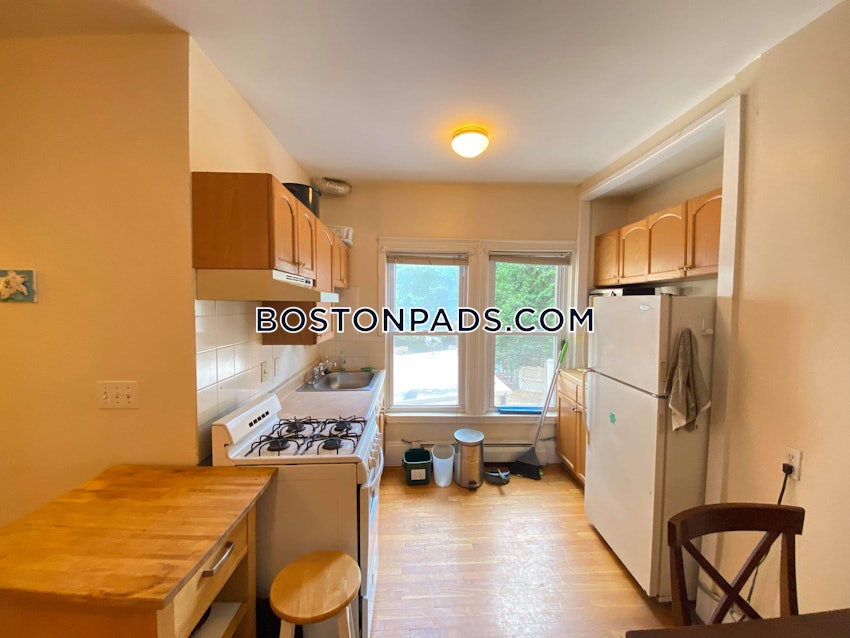 CAMBRIDGE - PORTER SQUARE - 2 Beds, 1 Bath - Image 4