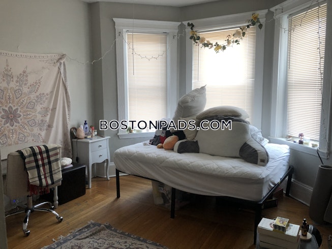 Boston - $4,800+ /mo