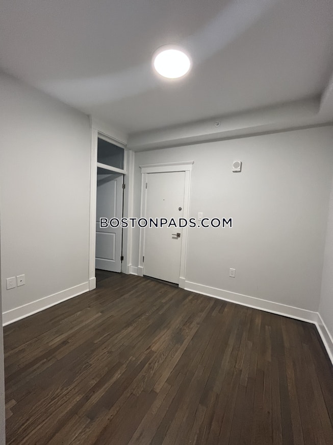 Boston - $4,050+ /mo