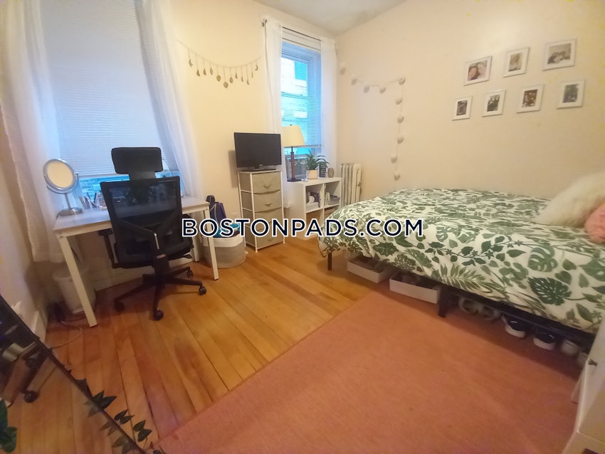 BOSTON - ALLSTON - 3 Beds, 1 Bath - Image 2