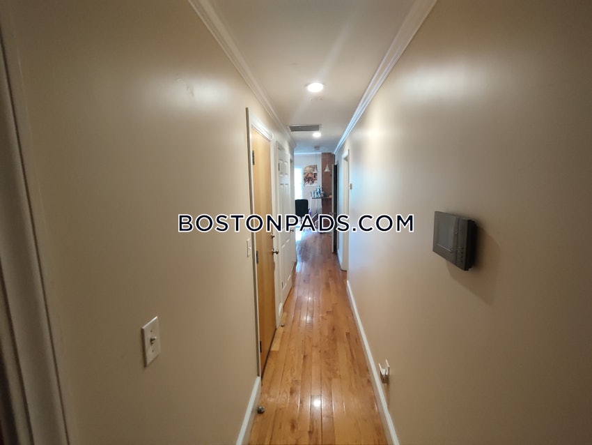 BOSTON - FORT HILL - 4 Beds, 1.5 Baths - Image 12