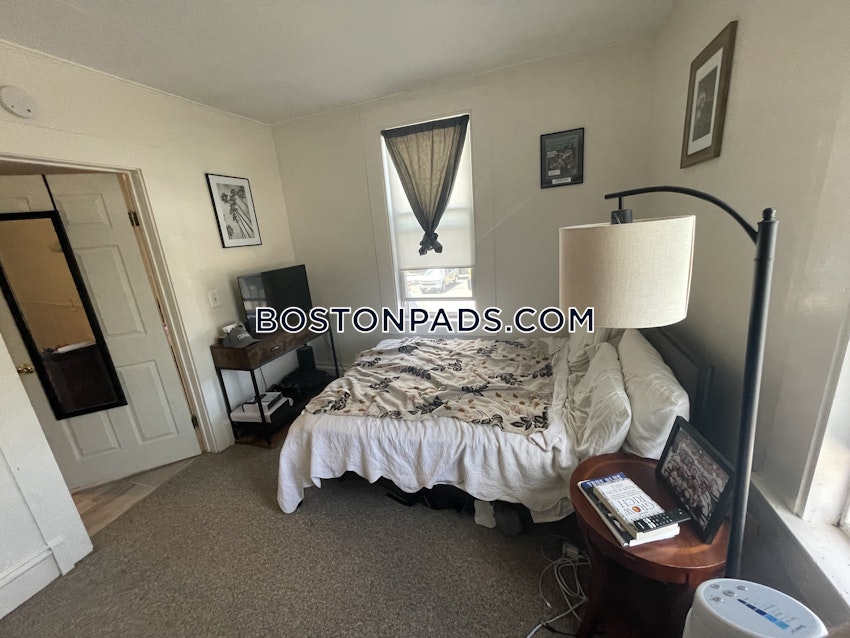 BOSTON - SOUTH BOSTON - ANDREW SQUARE - 3 Beds, 1 Bath - Image 6