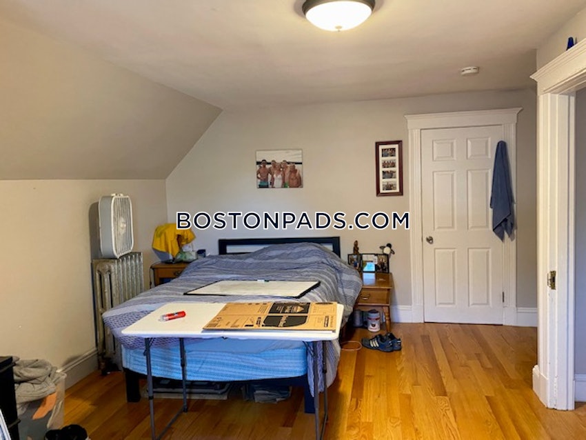 BOSTON - BRIGHTON - OAK SQUARE - 4 Beds, 2 Baths - Image 3