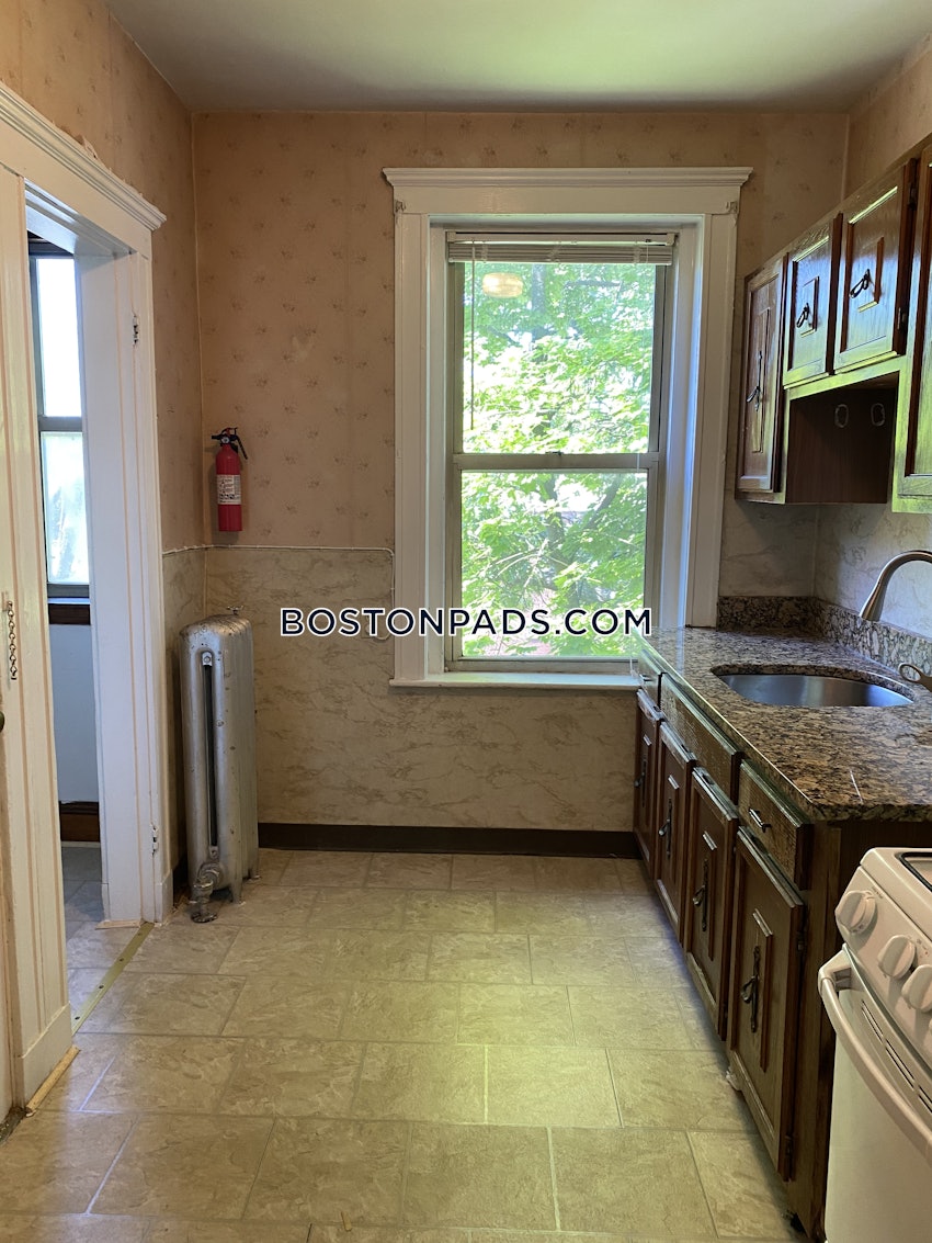 MALDEN - 1 Bed, 1 Bath - Image 9