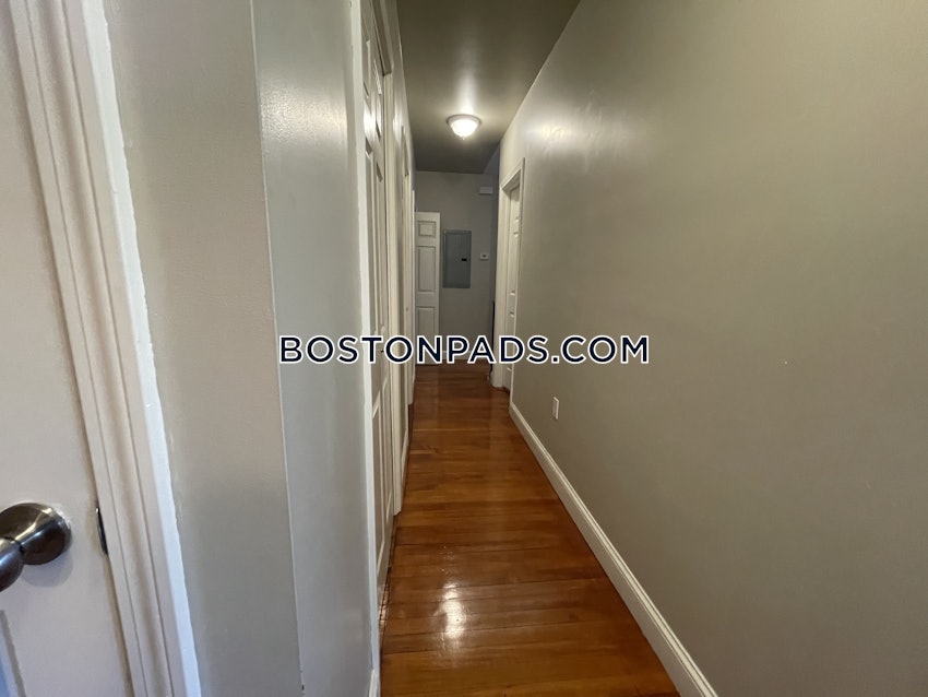 BOSTON - FORT HILL - 3 Beds, 1 Bath - Image 11