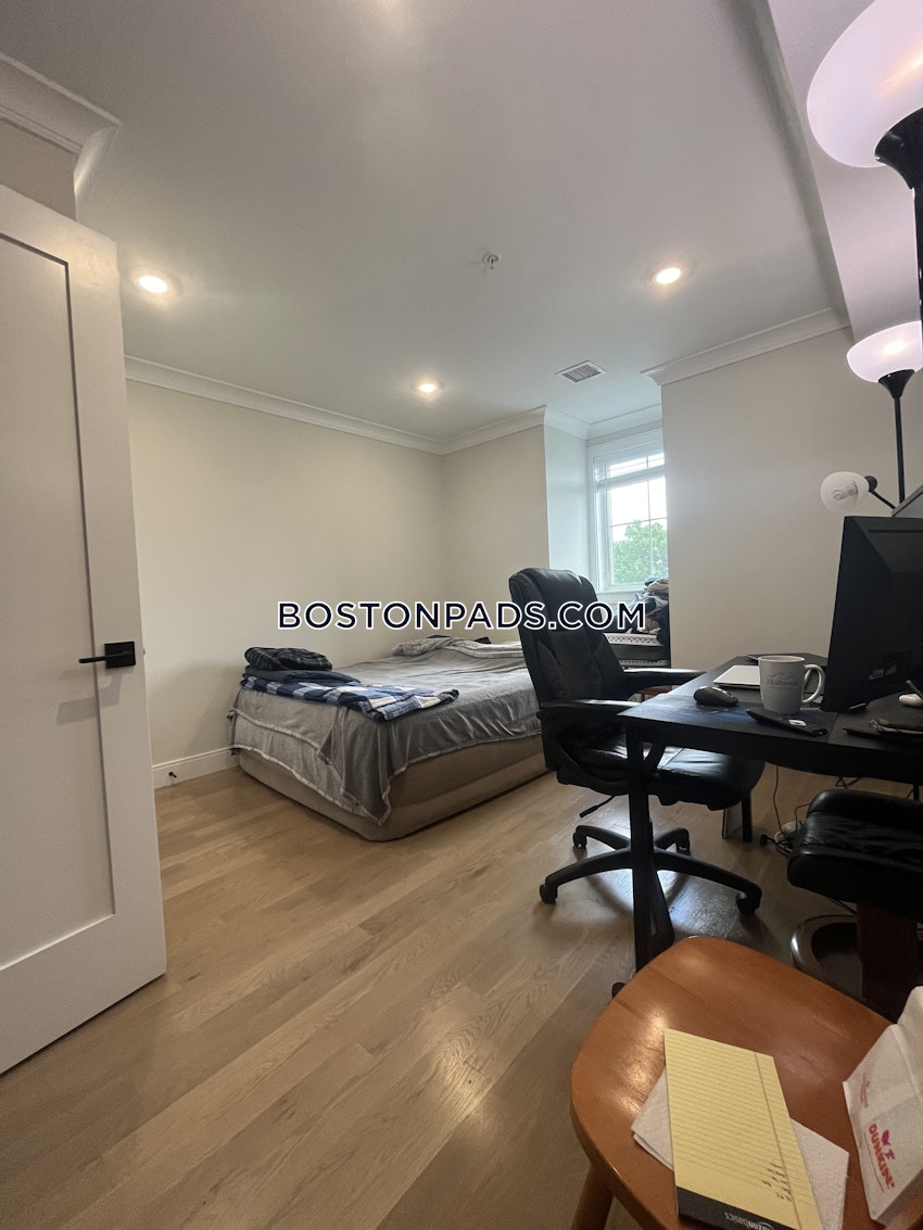 BOSTON - EAST BOSTON - MAVERICK - 3 Beds, 2 Baths - Image 4