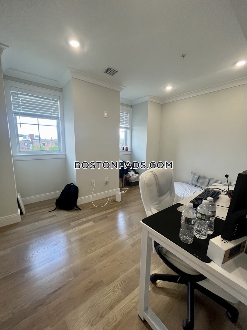 BOSTON - EAST BOSTON - MAVERICK - 3 Beds, 2 Baths - Image 6