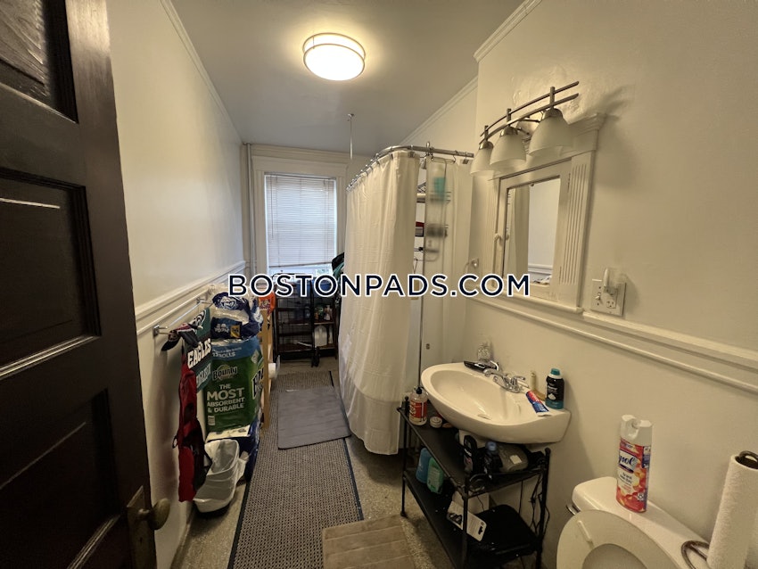 CAMBRIDGE - PORTER SQUARE - 3 Beds, 2 Baths - Image 14