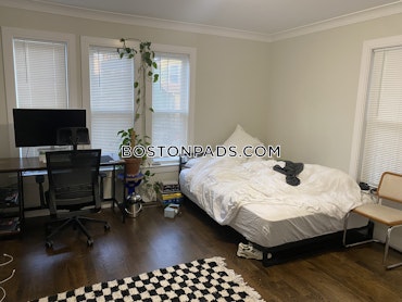 Boston - 4 Beds, 2 Baths