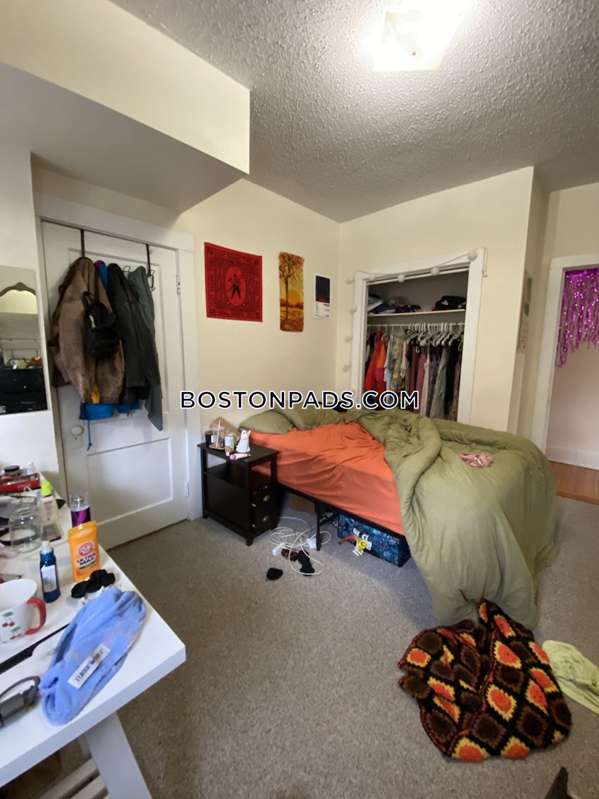 BROOKLINE- BOSTON UNIVERSITY - 4 Beds, 2 Baths - Image 6