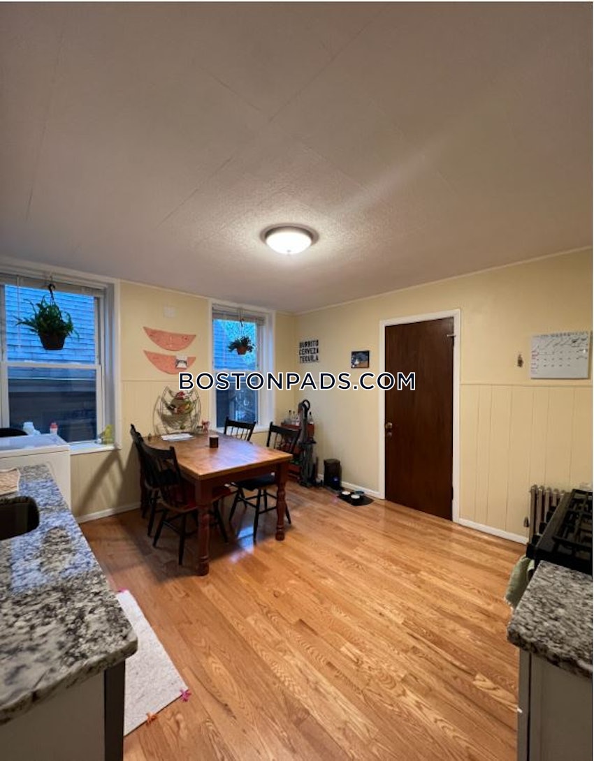 SOMERVILLE - DAVIS SQUARE - 4 Beds, 1 Bath - Image 6