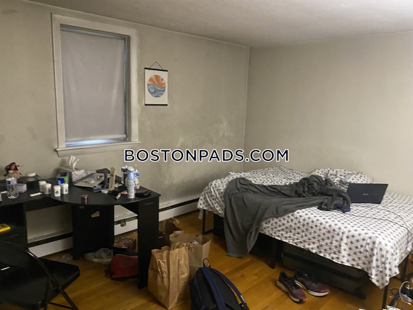 BROOKLINE - BEACONSFIELD - 2 Beds, 1 Bath - Image 12