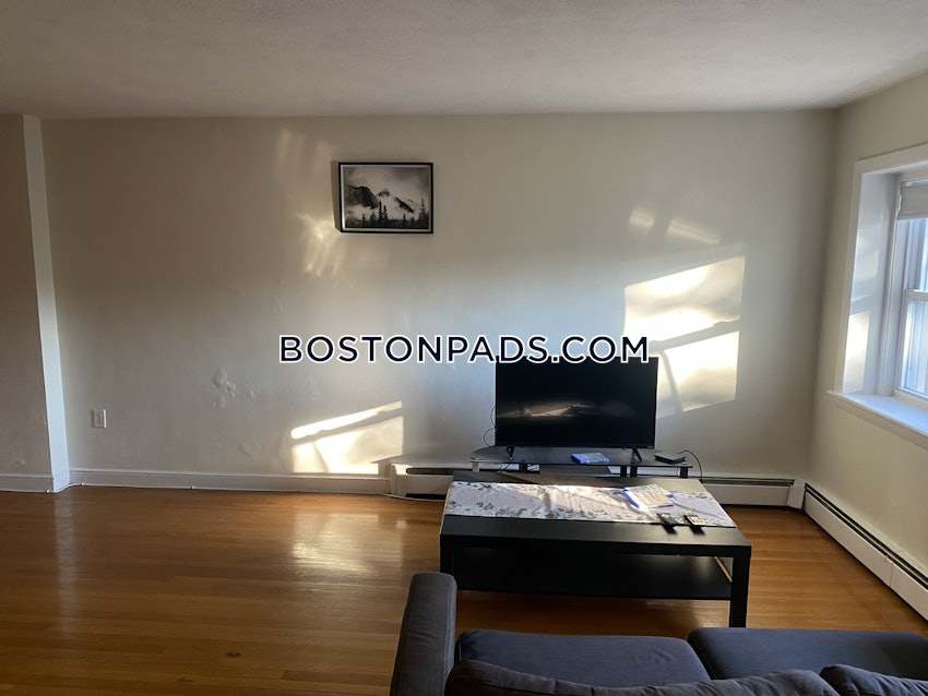 BROOKLINE - BEACONSFIELD - 2 Beds, 1 Bath - Image 11