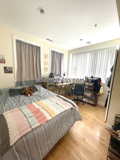 Brookline 3 Beds 2 Baths  Cleveland Circle - $4,300 No Fee