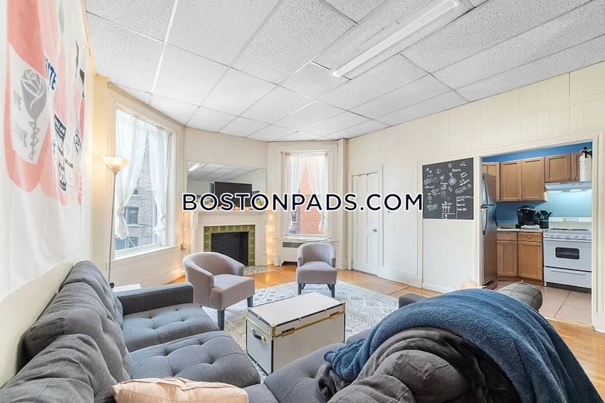 BOSTON - FENWAY/KENMORE - 3 Beds, 1 Bath - Image 2