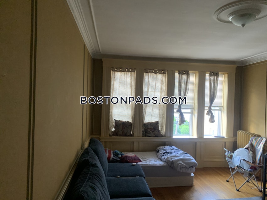 MALDEN - 1 Bed, 1 Bath - Image 9