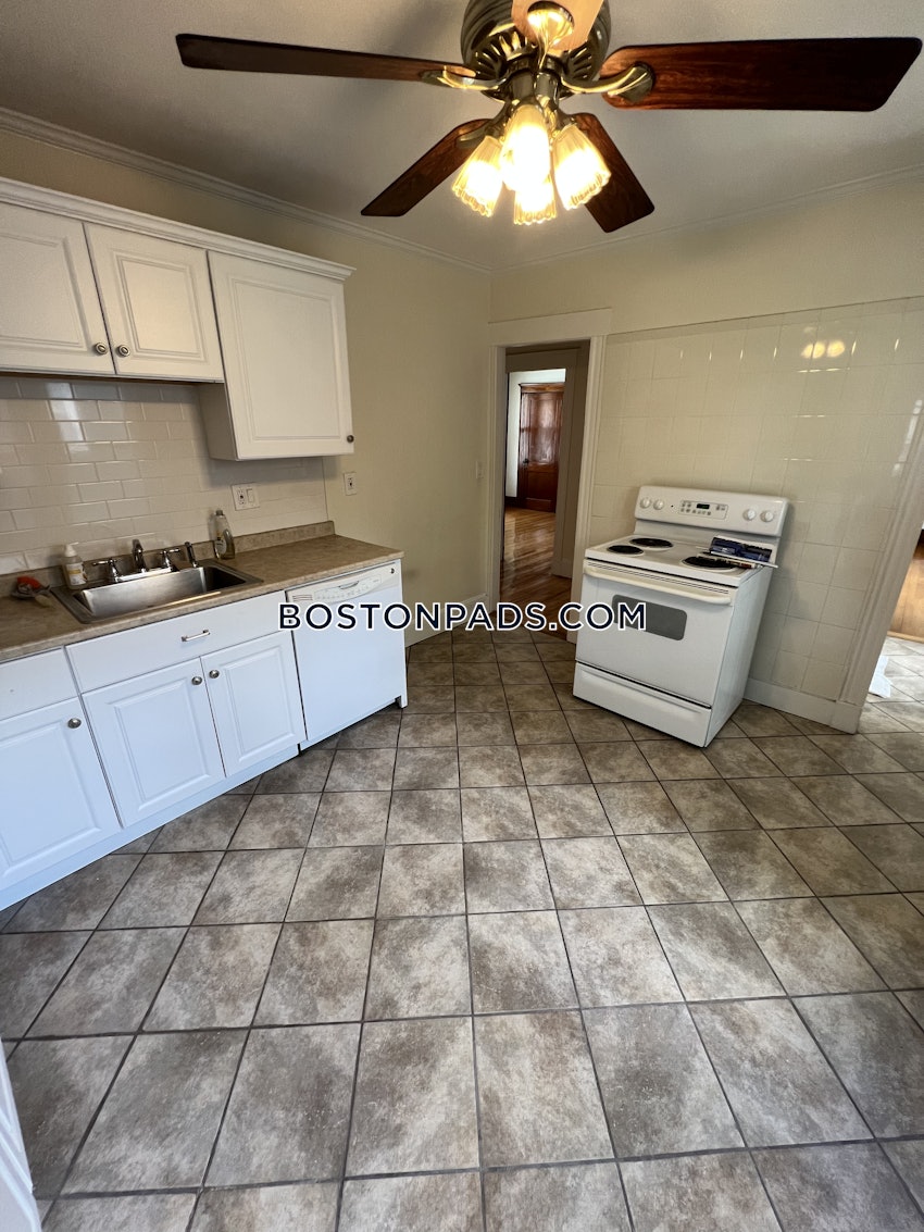 BELMONT - 4 Beds, 2 Baths - Image 9