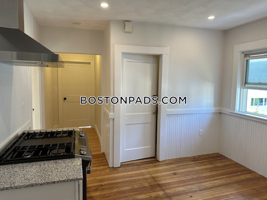 MEDFORD - TUFTS - 4 Beds, 1 Bath - Image 16