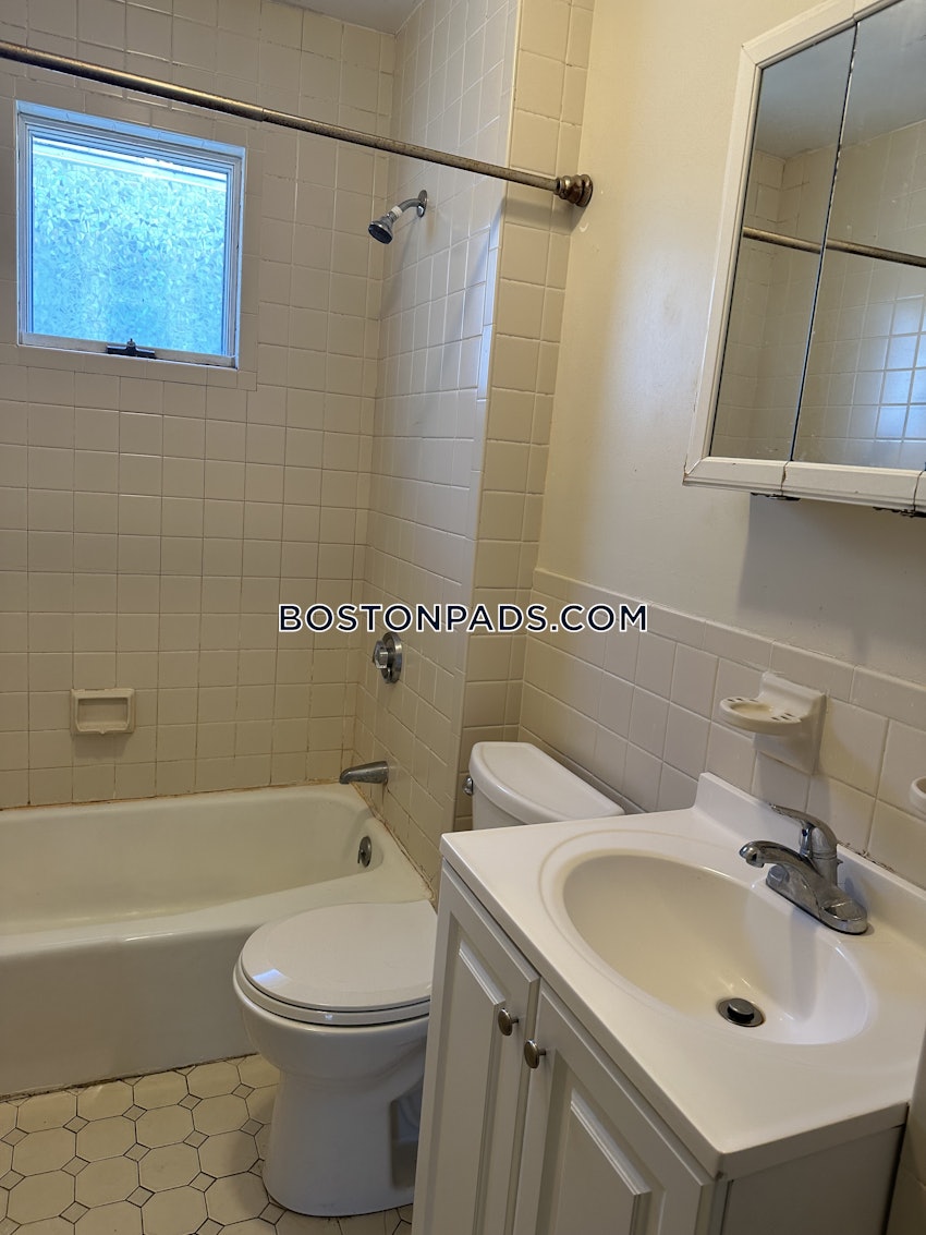 SOMERVILLE - TUFTS - 4 Beds, 1 Bath - Image 8