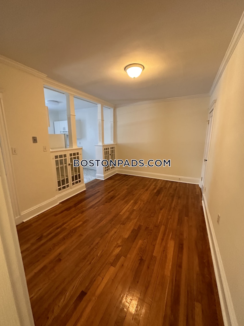 CAMBRIDGE - HARVARD SQUARE - 1 Bed, 1 Bath - Image 4