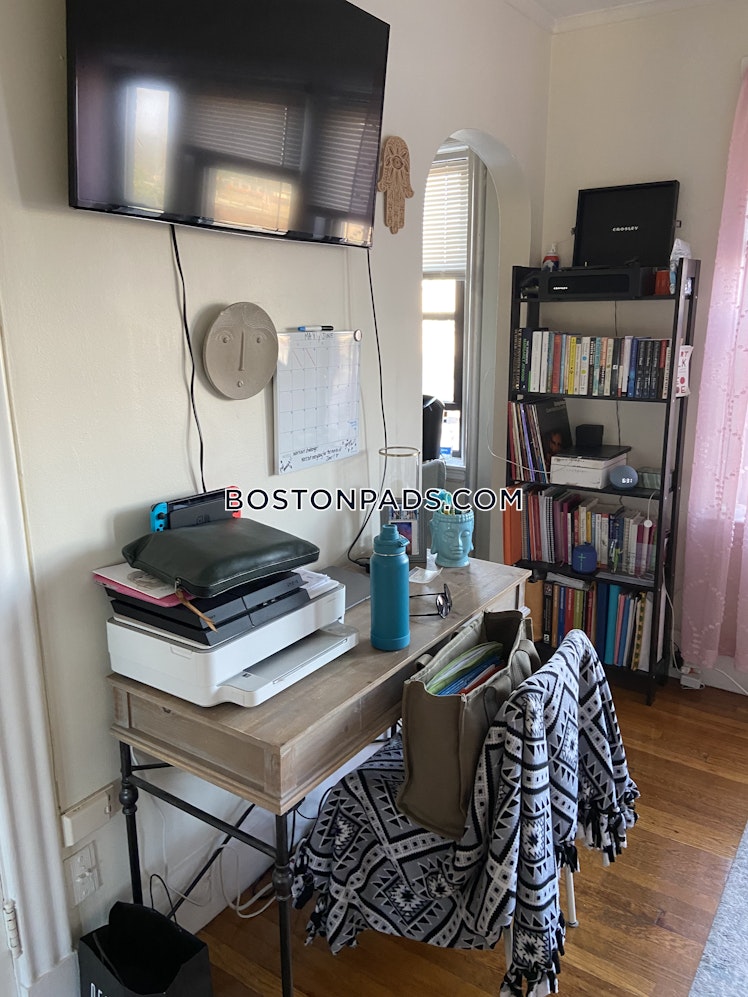 Pleasant St., Malden