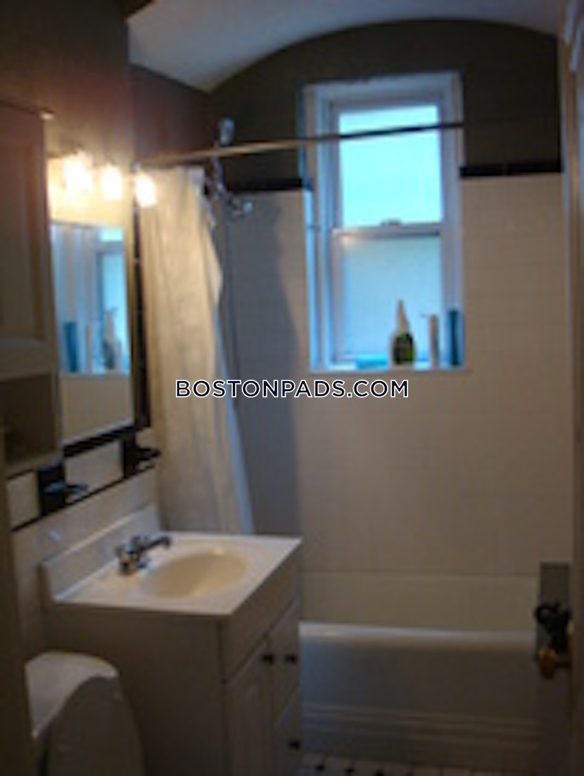 BOSTON - ALLSTON/BRIGHTON BORDER - 2 Beds, 1 Bath - Image 7