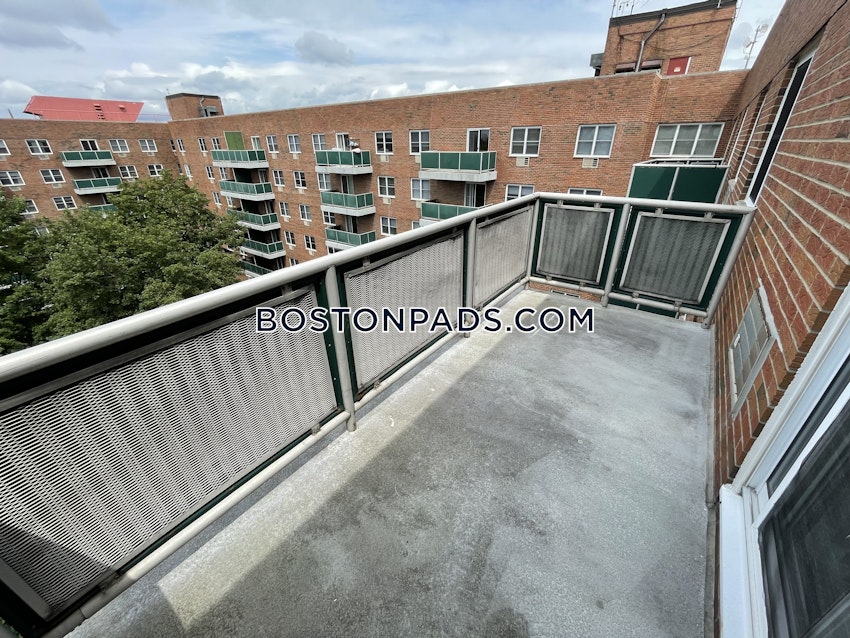 BROOKLINE- BOSTON UNIVERSITY - 2 Beds, 1.5 Baths - Image 9