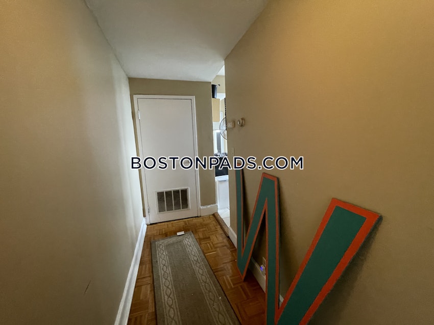 BOSTON - ALLSTON - 4 Beds, 2 Baths - Image 40
