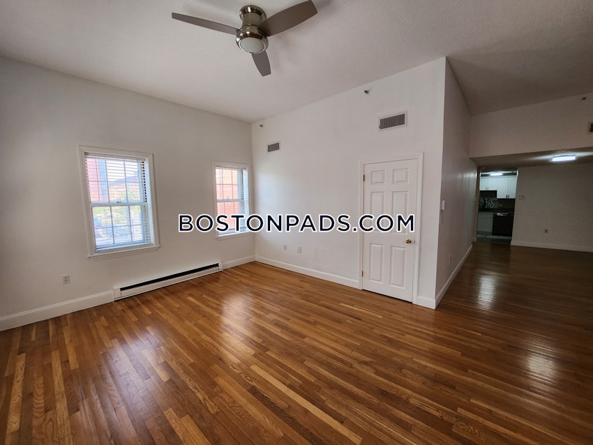 LOWELL - 1 Bed, 1 Bath - Image 6