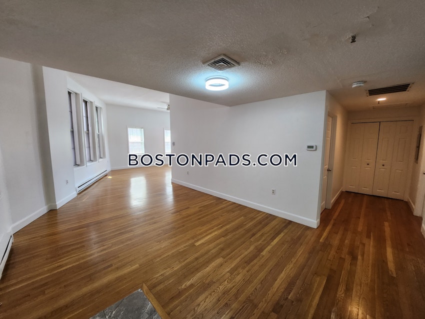 LOWELL - 1 Bed, 1 Bath - Image 15