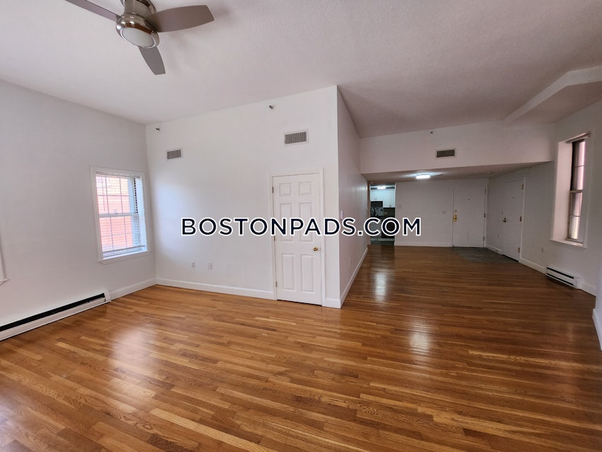 LOWELL - 1 Bed, 1 Bath - Image 8