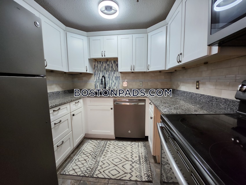 LOWELL - 1 Bed, 1 Bath - Image 1