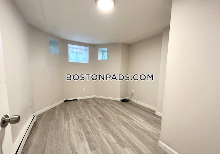 Hammond St., Roxbury Crossing