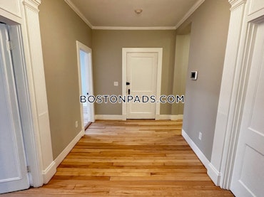 Boston - 4 Beds, 2 Baths