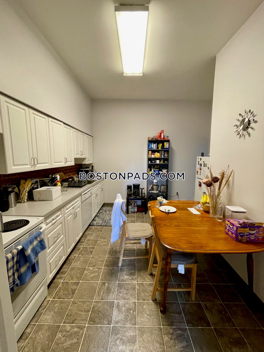 BROOKLINE- COOLIDGE CORNER - 3 Beds, 1 Bath - Image 1