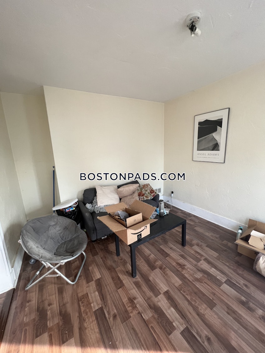 BOSTON - DORCHESTER - FIELDS CORNER - 4 Beds, 1 Bath - Image 4