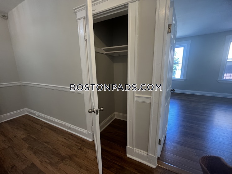 Commonwealth Ave., Boston