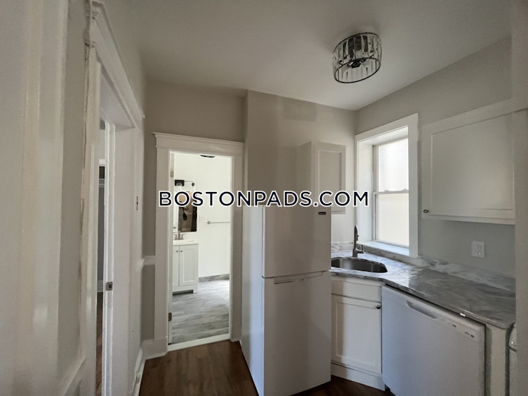 Commonwealth Ave., Boston