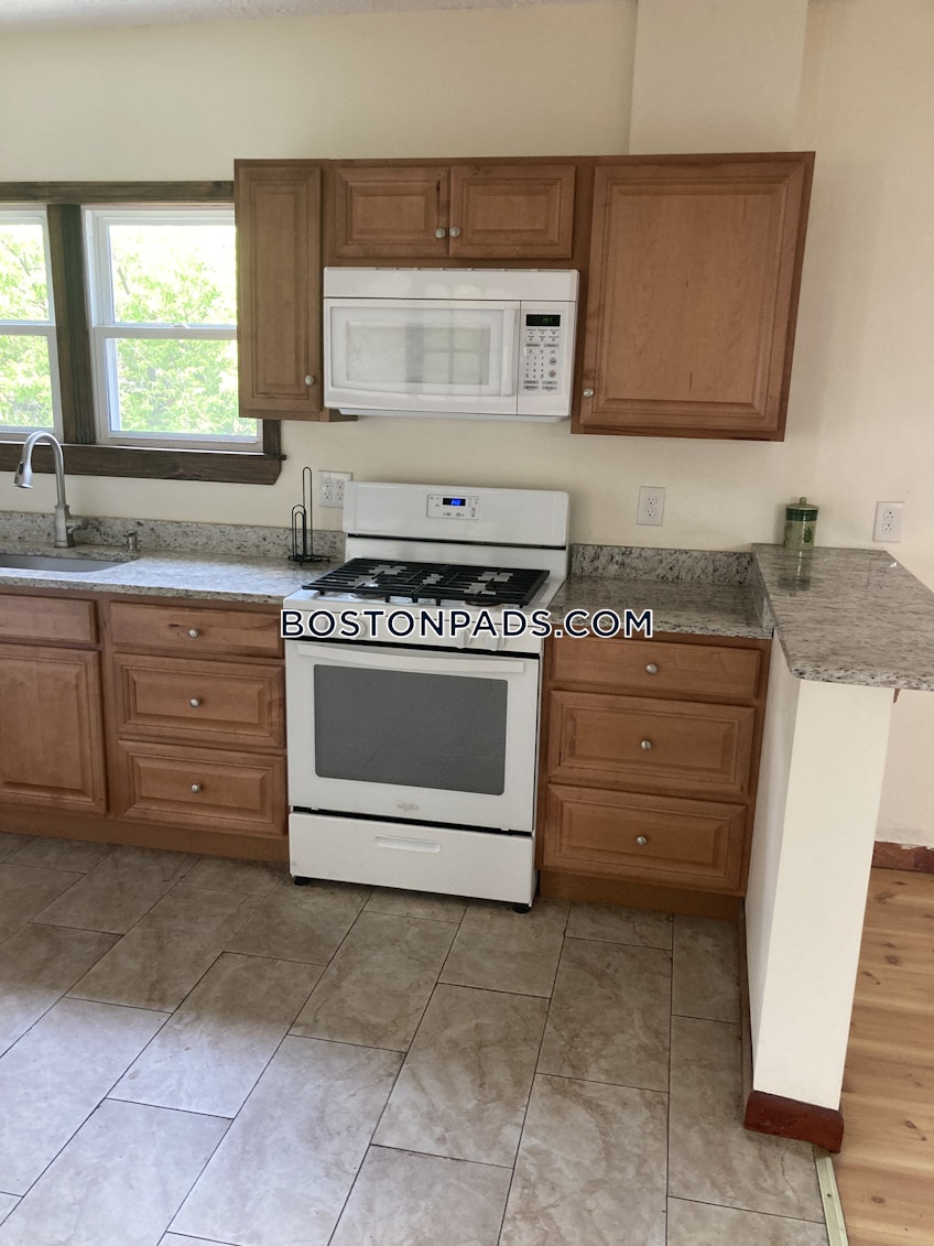 Medford - $3,900+ /month