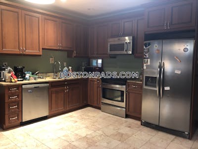 Jamaica Plain 3 Beds 1 Bath Boston - $4,100 No Fee
