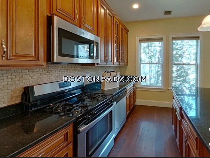 BOSTON - MISSION HILL - 4 Beds, 2 Baths - Image 1