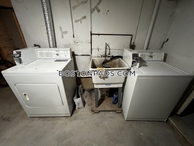 Brookline 2 Bed 1 Bath BROOKLINE  Brookline Hills - $2,900 No Fee