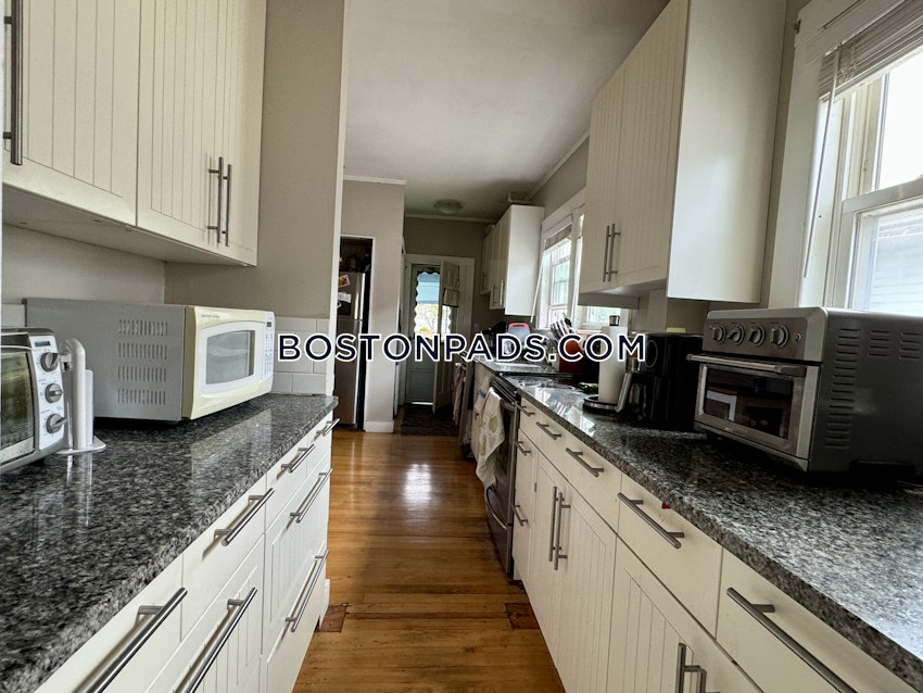 SOMERVILLE- WEST SOMERVILLE/ TEELE SQUARE - 3 Beds, 1 Bath - Image 1