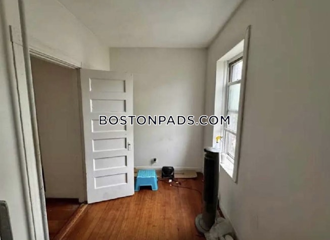 Brookline - $4,400+ /mo