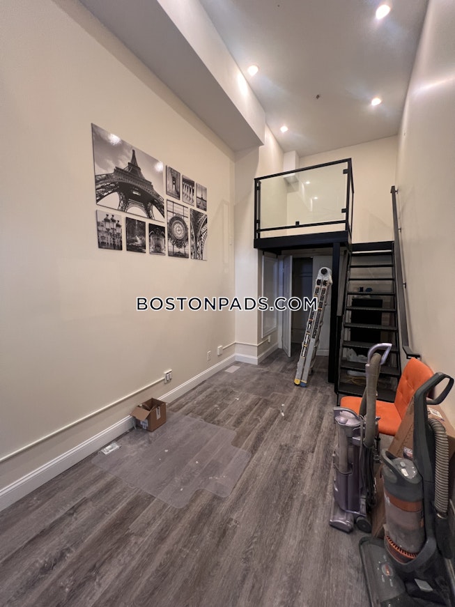 Boston - $3,500+ /mo