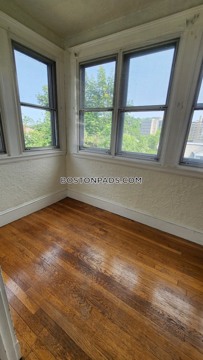 Brookline - $4,300+ /mo