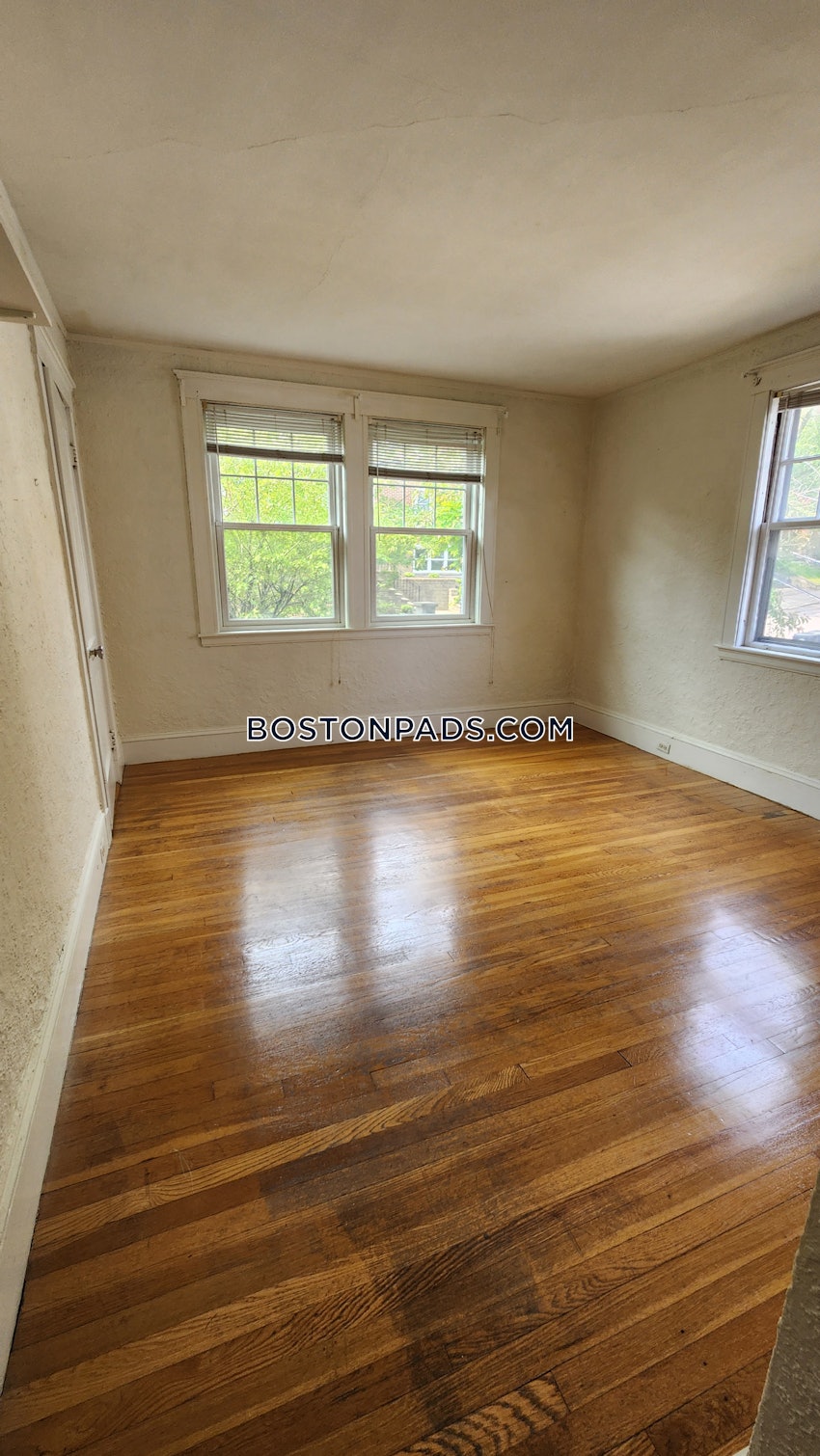 BROOKLINE- WASHINGTON SQUARE - 3 Beds, 1 Bath - Image 6